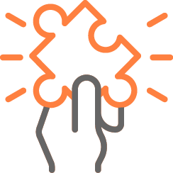 Mano con pieza de rompecabezas